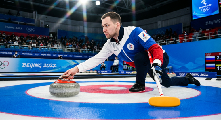 Сгенерировать фото или селфи в тематике "Я в броске камня в кёрлинге"