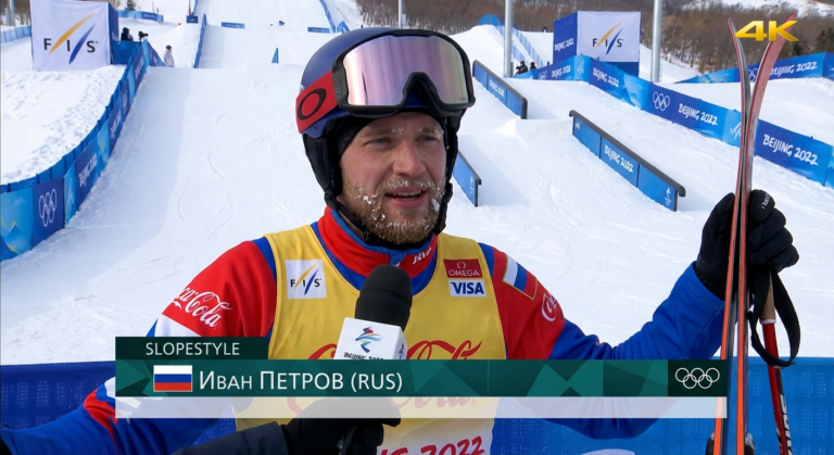 Сгенерировать фото или селфи в тематике "Я даю интервью после фристайл-слоупстайла"