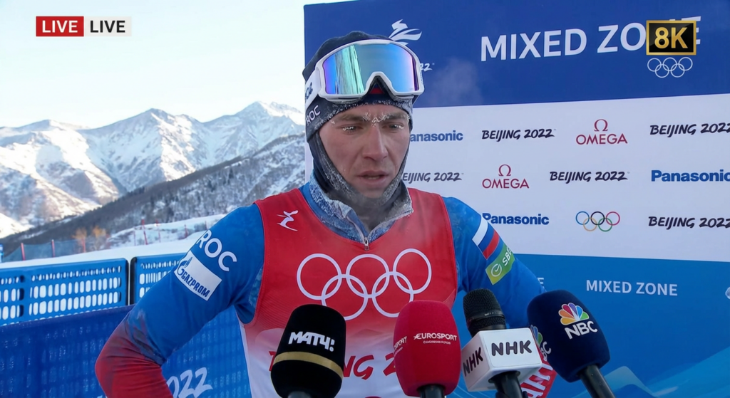 Сгенерировать фото или селфи в тематике «Я даю интервью после ски-альпинизма»